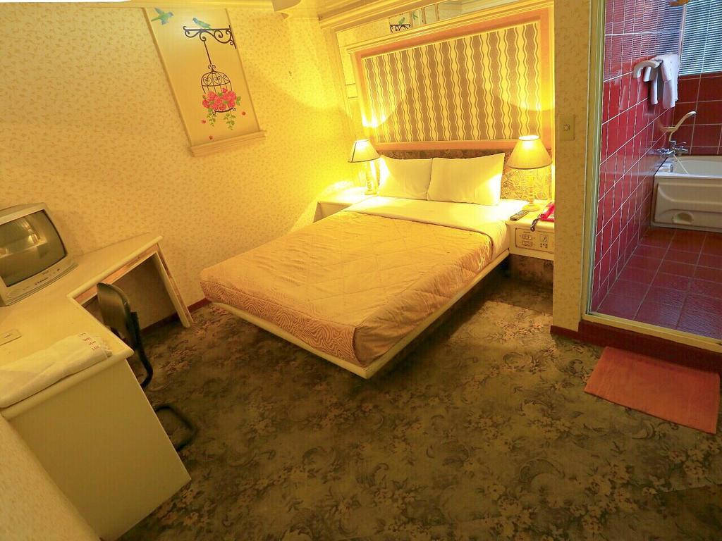 ブロードウェイ ホテル 台中市 エクステリア 写真